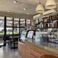 32 Umber Cafe