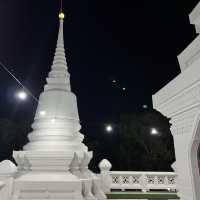 เจดีย์งดงาม