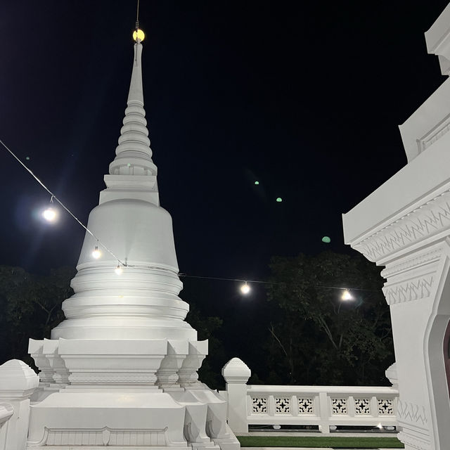 เจดีย์งดงาม