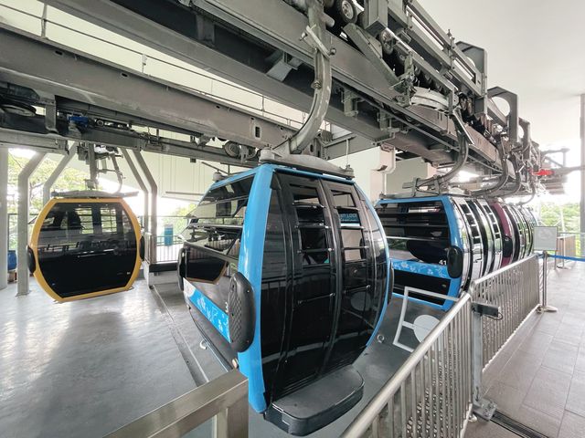 Taking the cable car on the Sentosa Line