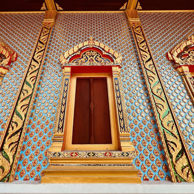 วัดโบราณริมแม่น้ำ