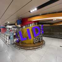 ✈️ Changi Airport tallest slide 