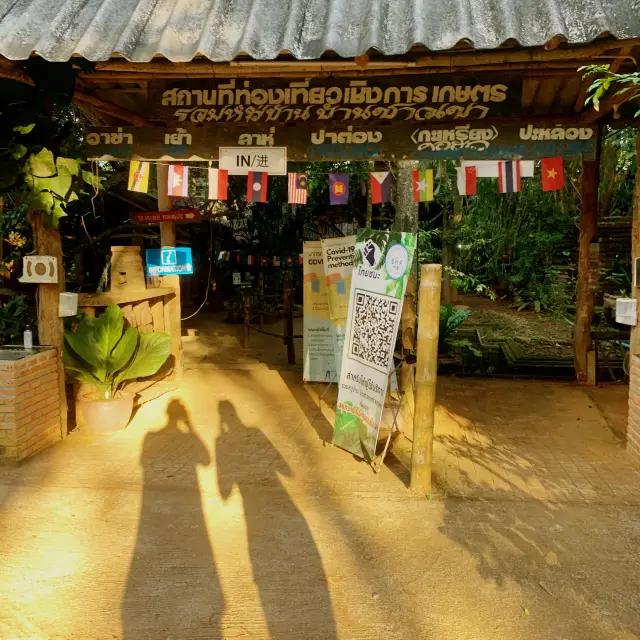 Long Neck Village in Chiang Rai