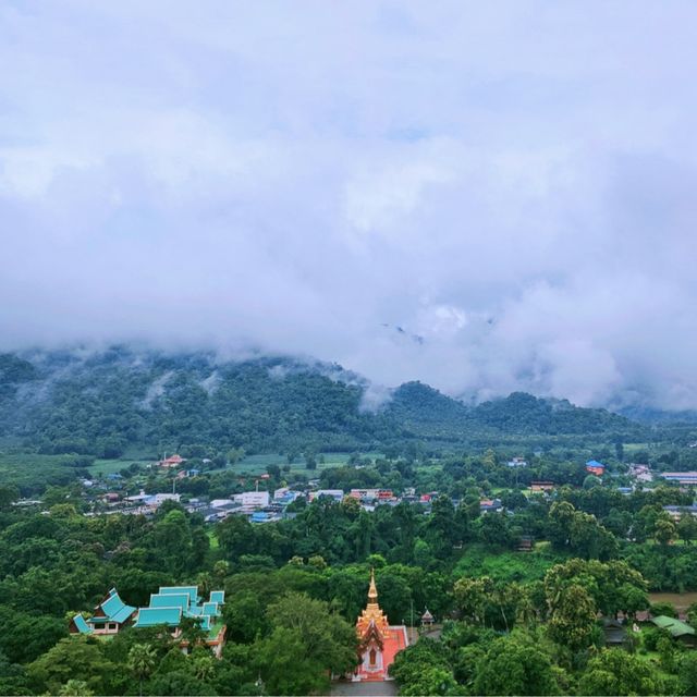 วัดท่าขนุน  ไหว้พระทำบุญ 🙏 ชมวิวเมืองทองผาภูมิ📸