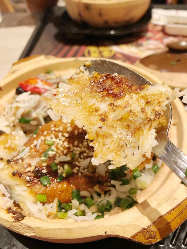 快餐店都有特色煲仔飯～