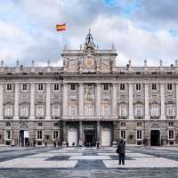 HOLA MADRID
