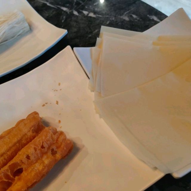 石.撈麻辣鴛鴦鍋-招牌湯頭滋味好
