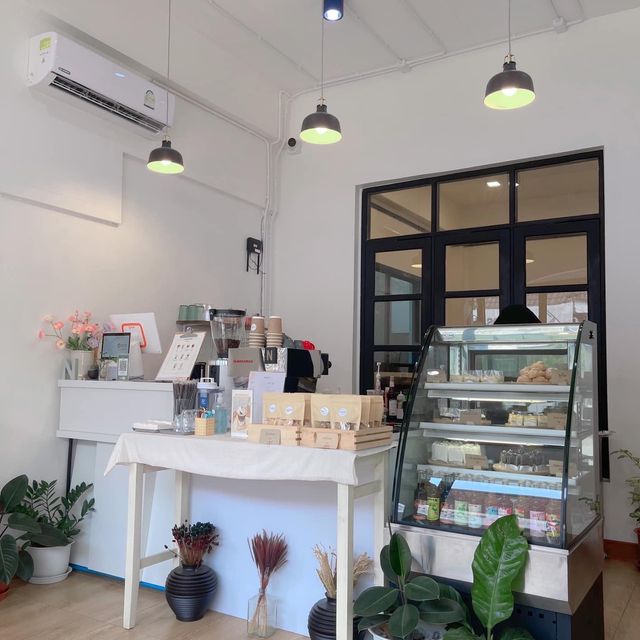 คาเฟ่ย่านตลาดเก่า ยะลา "Nous.homecafe"