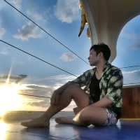 เรือเภตรานิพพานัง อลังการวิหารเรือริมอ่าวไทย