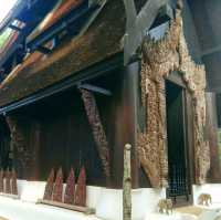 ชมงานไม้แกะสลัก@บ้านดำ