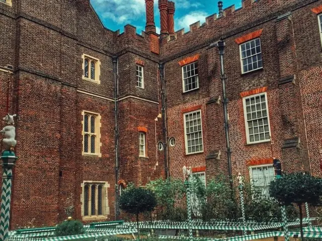 A visit to Hampton Court Palace