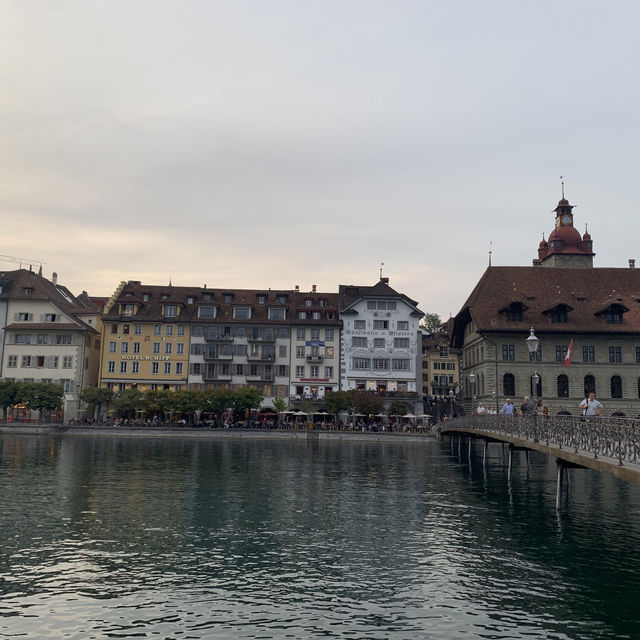 琉森旅遊必到景點卡貝爾橋 Kapellbrücke
