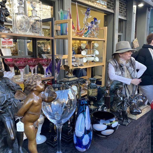 lovely tourist spot to shop~Portobello Market