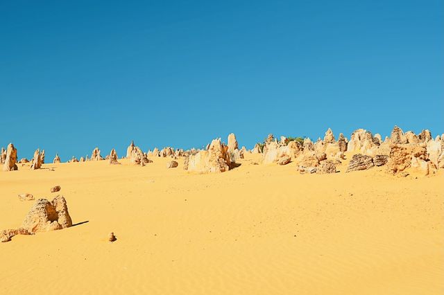 Fantasy of the Peak Stone Array