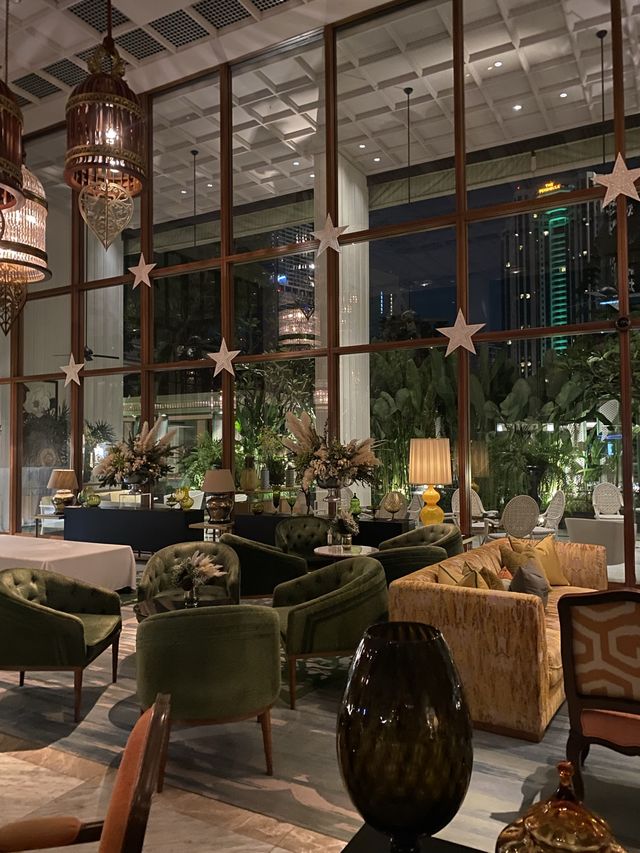 ที่สุดของวิวแม่น้ำเจ้าพระยา พร้อมพลุ Festive ทุกปี