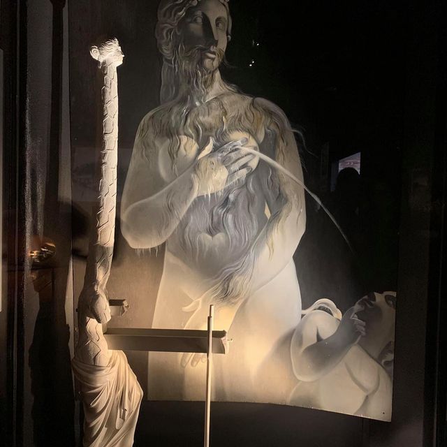 ชมผลงานศิลปะของ Dali ที่เมือง Figueres