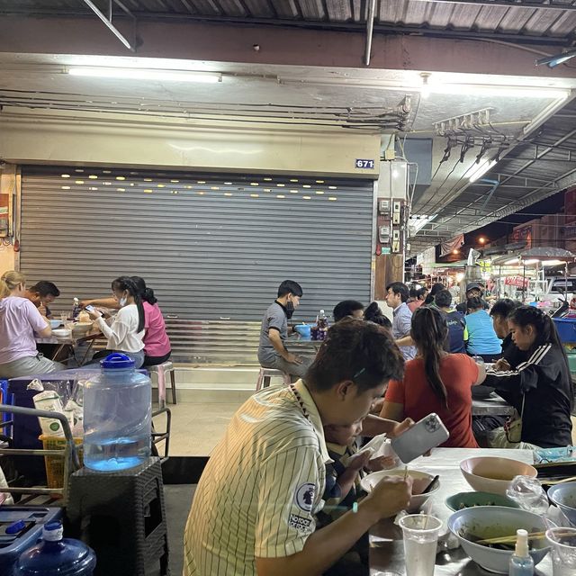 เตี๋ยวเด็ด ต้องก๋วยเตี๋ยวขาไก่เจ๊พร เจพี