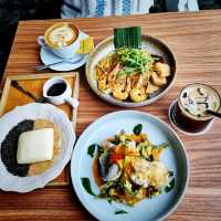 The Yard And Co Cafe @ pengarang, Photo Ed