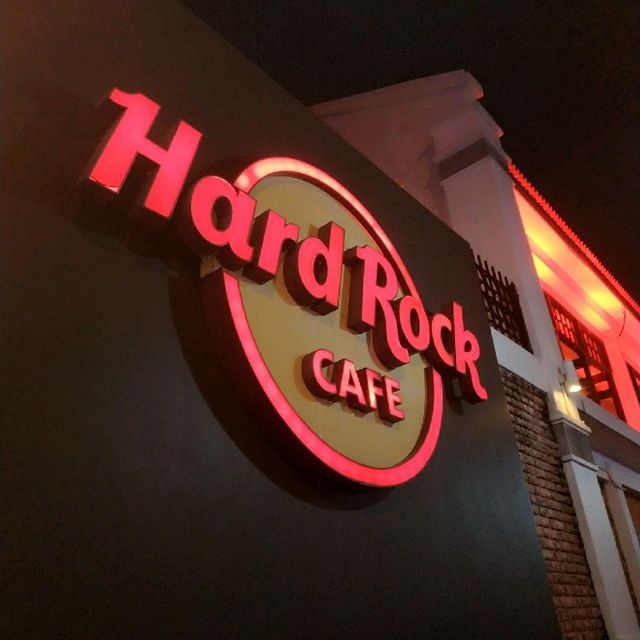 IT'S HARD ROCK CAFE!