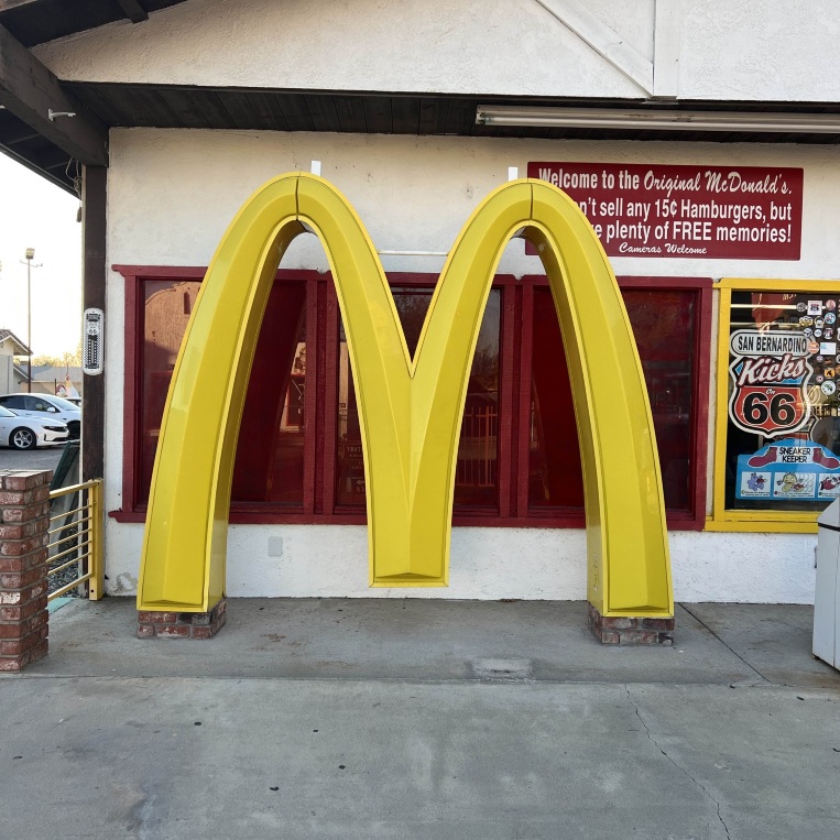 アメリカ/ロサンゼルス】マクドナルド1号店！マックはここから全てが