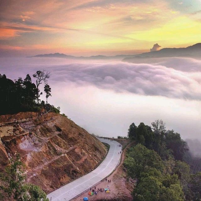 Luhur Mount, Banten