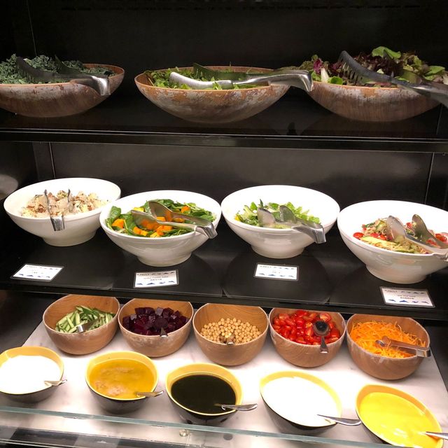 高於預期的自助餐