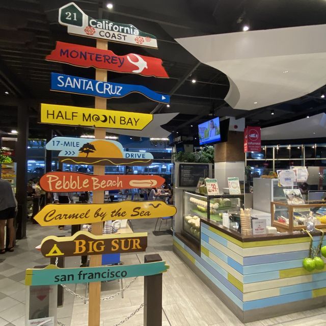 Pier 21 food court in North Pattaya