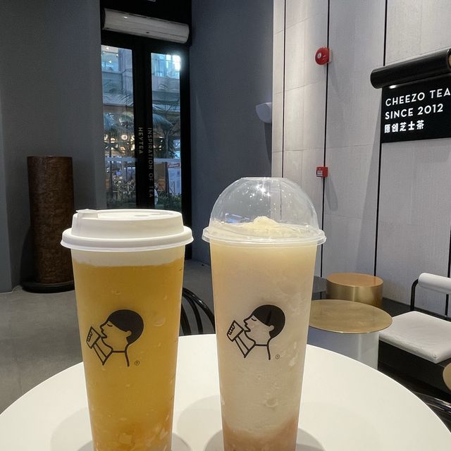 1. Trendy Sips at Guangzhou Heytea