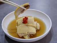 吸住湯汁吃生煎包