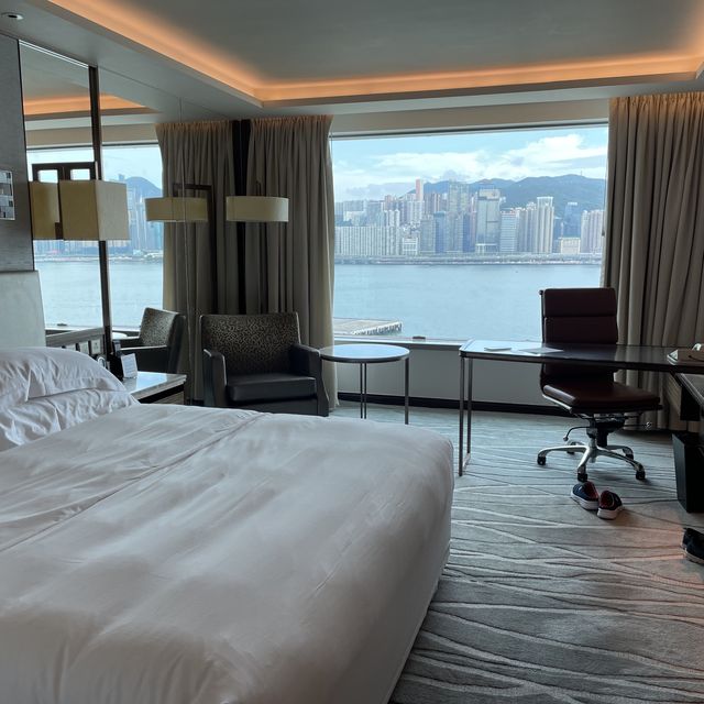"海景咖啡廊，自助餐很棒"
