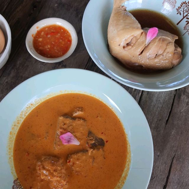 ร้านขนมจีนโคตรข้น ที่ข้นสมชื่อ!