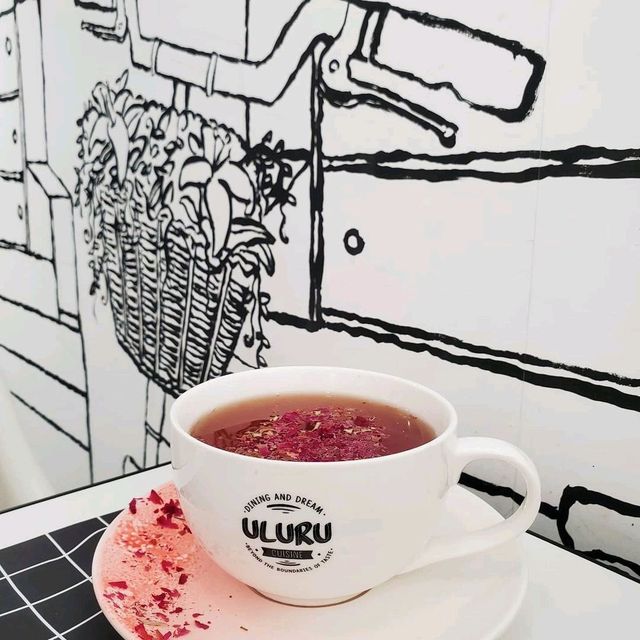  【下午茶青蛙：跳到黑白特色餐廳】