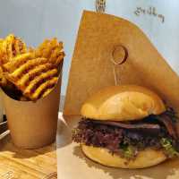 【觀塘工廈特色漢堡餐廳🍔】