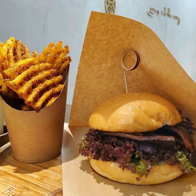 【觀塘工廈特色漢堡餐廳🍔】