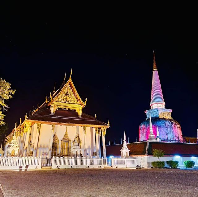 พระธาตุไร้เงา