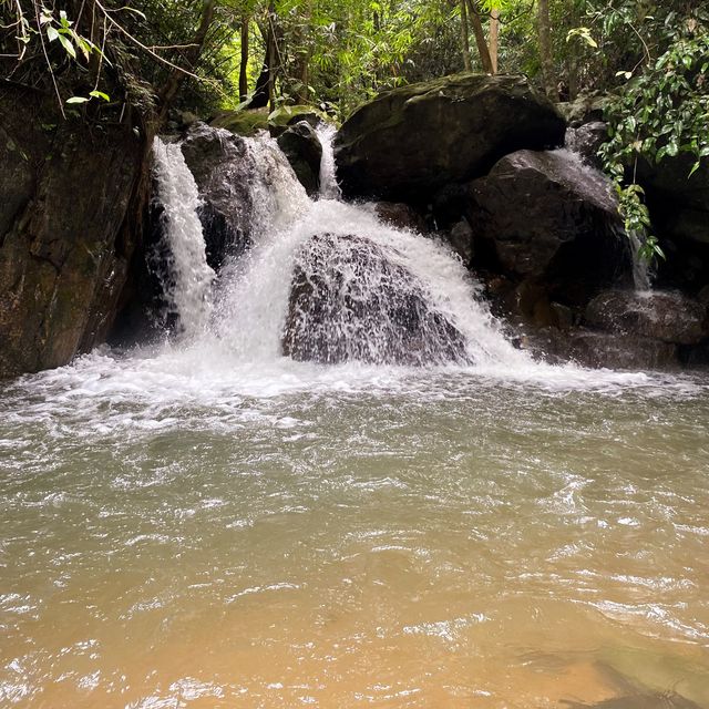 เดินป่าน้ำตกแบบ One day trip ใกล้กรุงเทพฯ