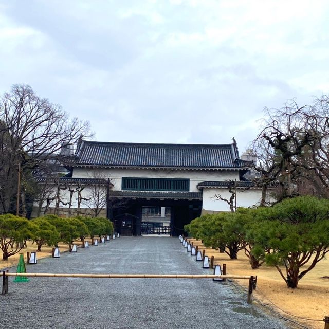 春の二条城
