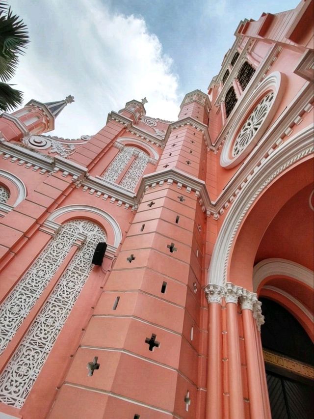 Pinkest church in Vietnam!! ⛪ 