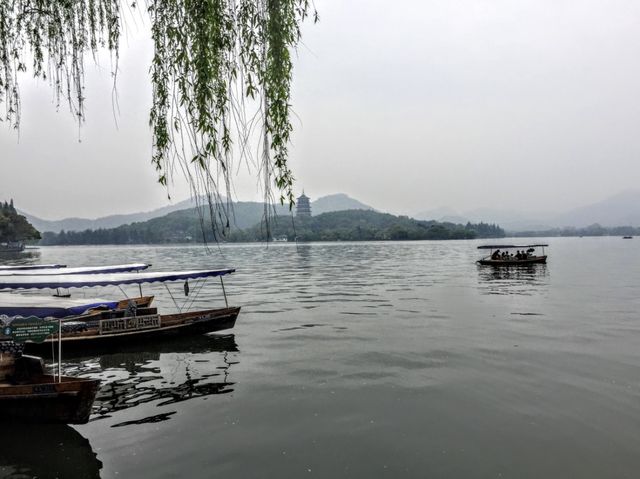 West Lake in Hangzhou China 🇨🇳 