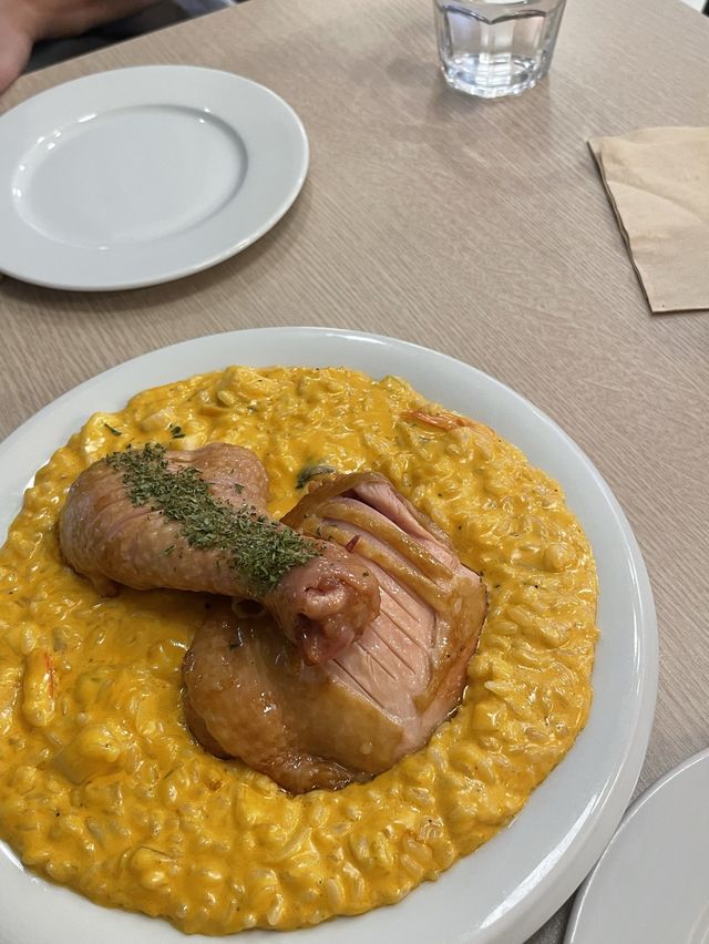 송리단길 웨이팅 가득한 맛집 “세컨디포레스트”