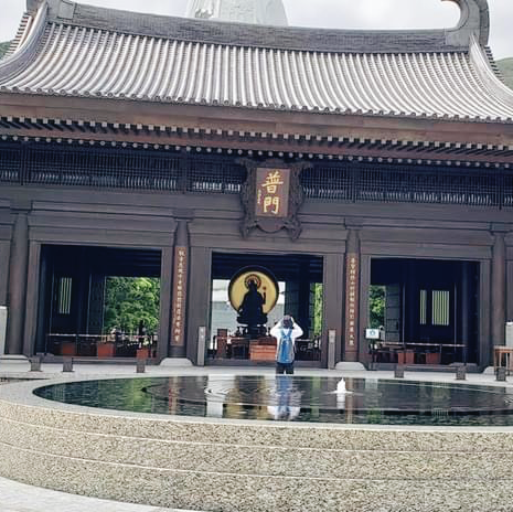 高七十米的素白觀音像