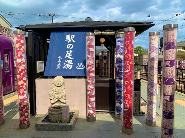 京都　KYOTO SAKURAめぐり❗️嵐電嵐山駅の桜に感動❗️足湯も⁈