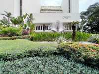 Garden welcome at Regent Hotel