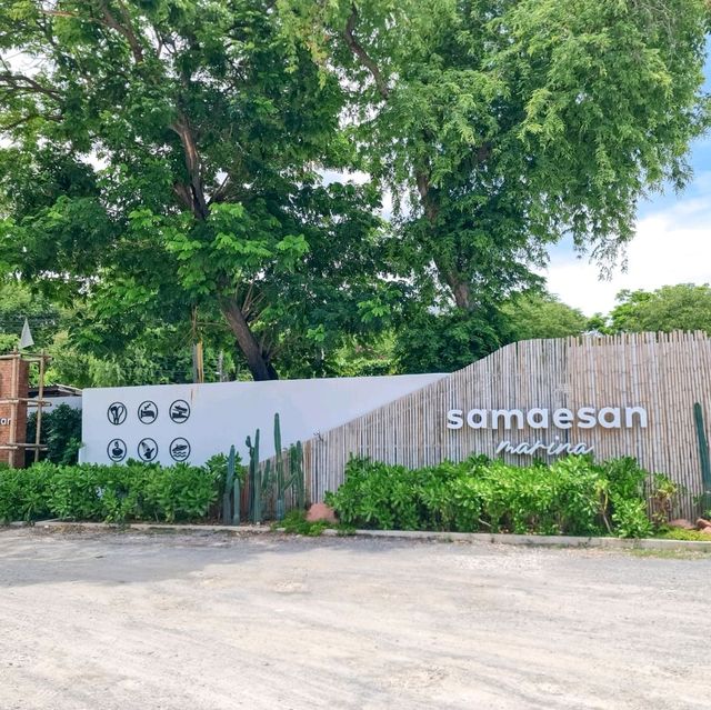 คาเฟ่และที่พักวิวสุดปังริมทะเลแสมสาร 