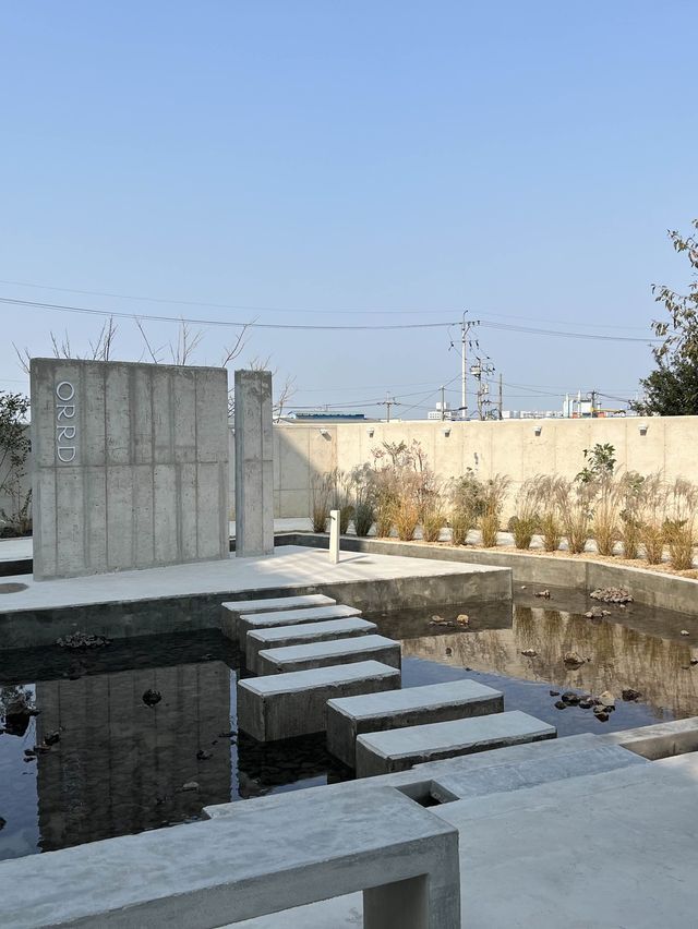 김해공항에서 멀지않은 사상구 대형카페