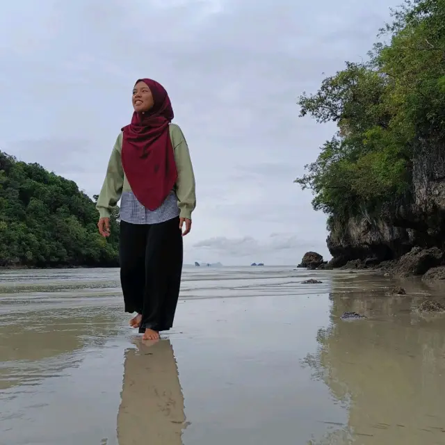 Alone time at Hatnoppharatharra Beach, Krabi