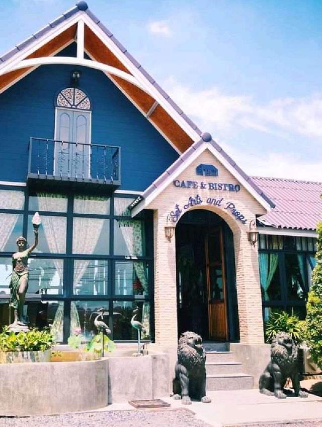 Set Arts and Props Cafe & Bistro 🌹