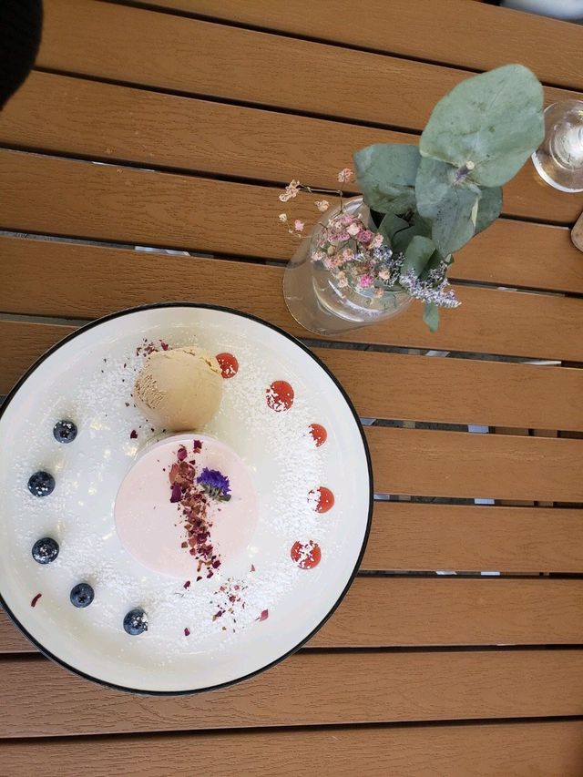 觀塘必食玫瑰瀑布蛋糕