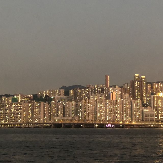 Hung Hom Promenade: Pet-Friendly, Good for Walking, Jogging, and Relaxing by the Sea