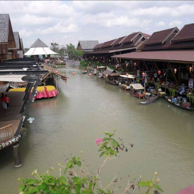 #ตลาดน้ำ4ภาค @พัทยา 